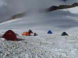  Camp 1 - powyej schroniska na lodowczyku Tete Rousse
